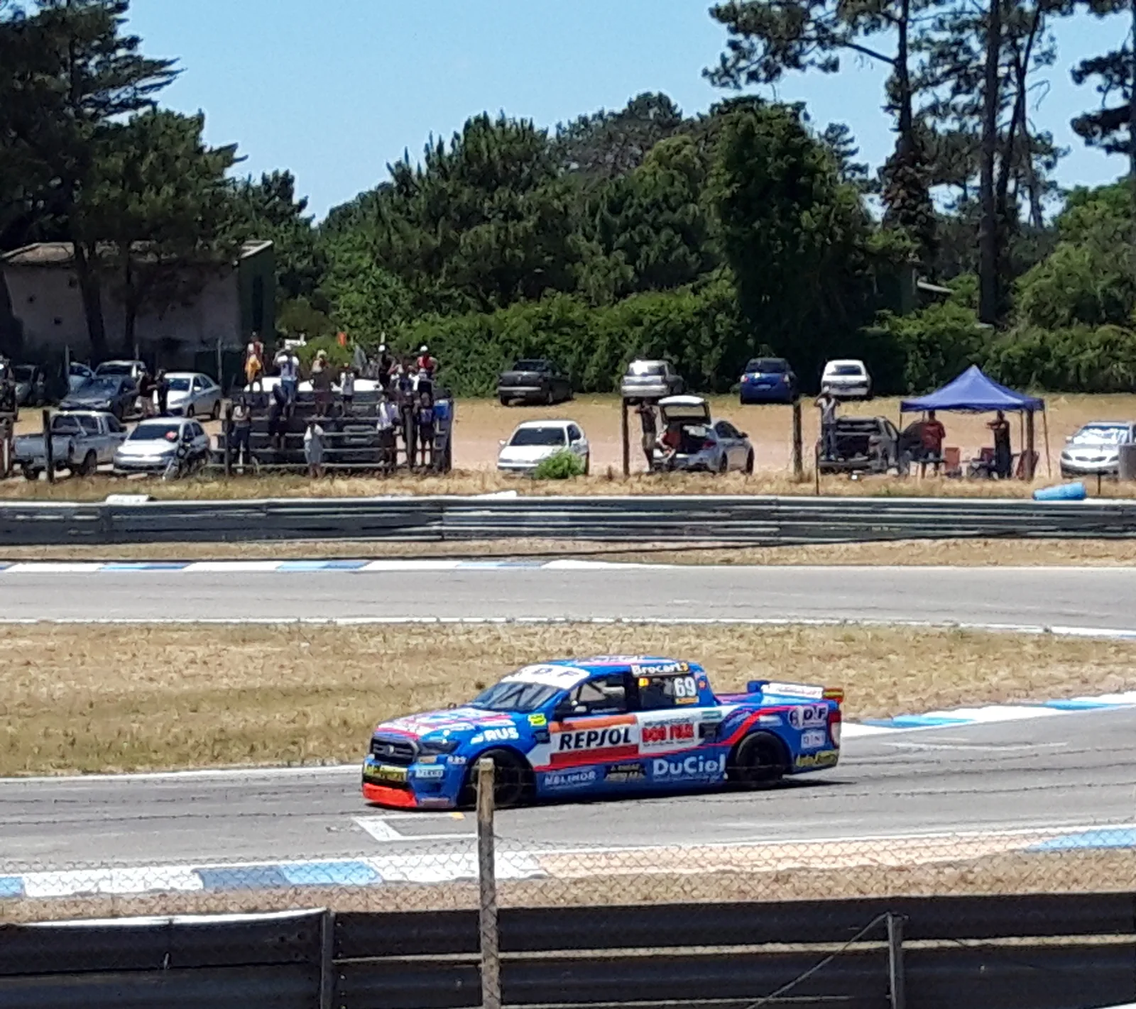 Ford Ranger de TC Pick Up en pista, categoría satélite del Turismo Carretera argentino